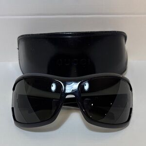 Gucci Black Sunglasses with Case made in Italy